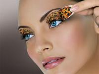 leopard eyes