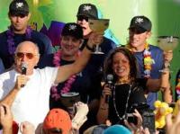 Jimmy-Buffett-breaks-world-record-with-massive-cocktail