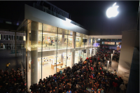 China Apple iPhone Queue