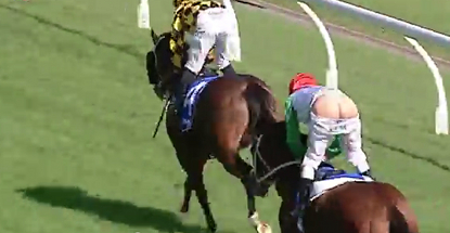 Aussie Jockey\u0026#39;s Pants Fall Down During Race | Gambling News