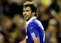 Schalke forward Raul