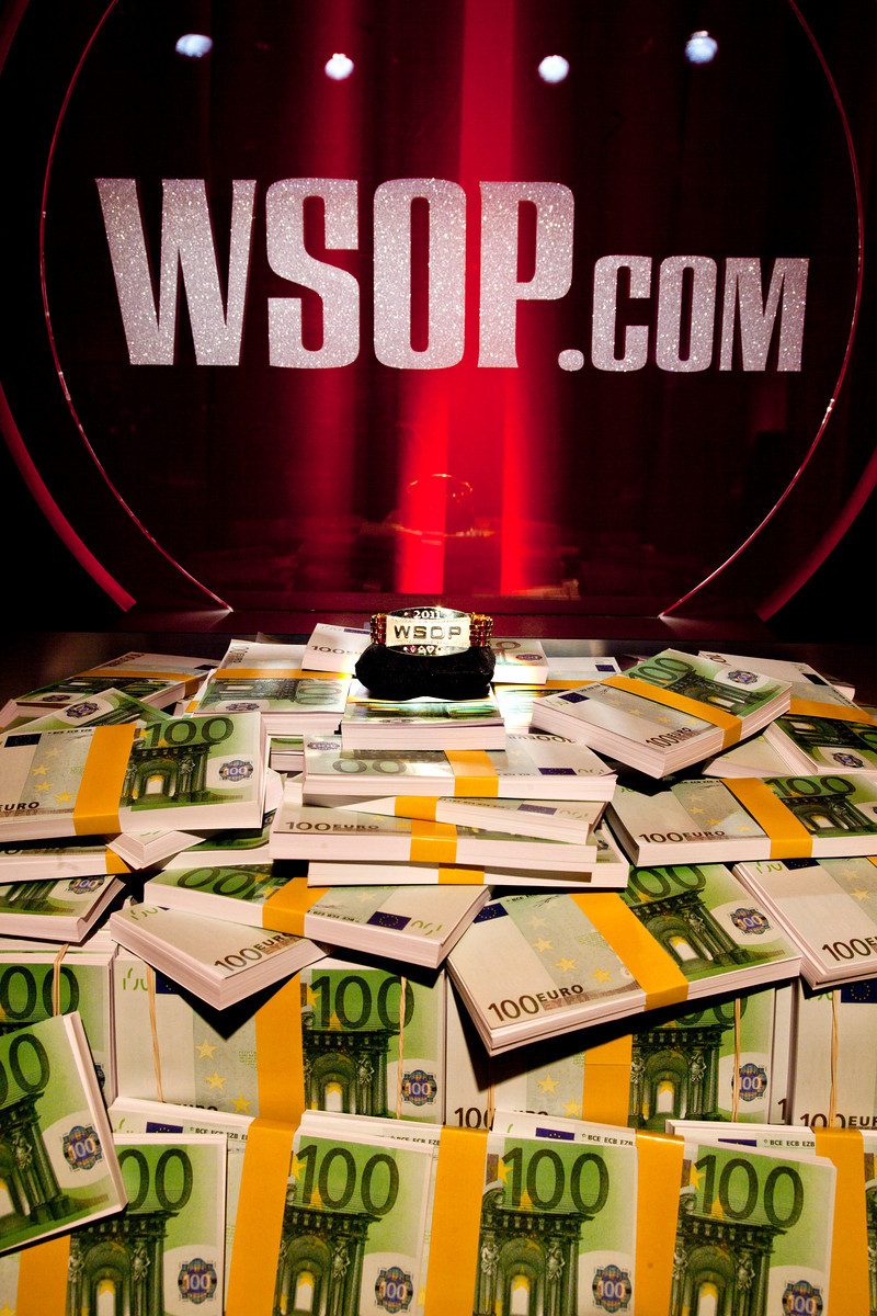 WSOPE Money and Bracelet