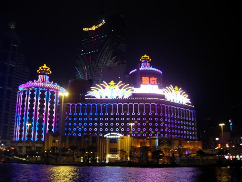 Macau needs overseas dealers