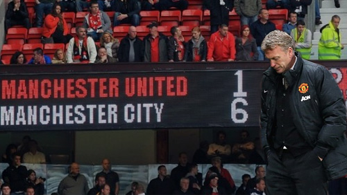 Paddy Power Fly a “Fergie Back” Banner Over Old Trafford