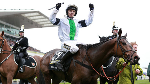 Pineau de Re wins the 2014 Crabbie’s Grand National