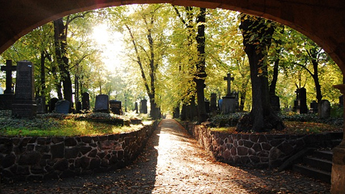 Tombstone Hold'em: The Poker Game Played in the Graveyard