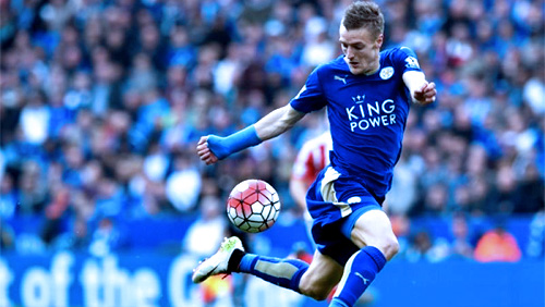 Jamie Vardy Wins the Football Writers' Association (FWA) Footballer of the Year Award