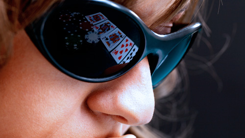 Phil Hellmuth & Co on The ‘Should Poker Organisers Ban Sunglasses’ Debate