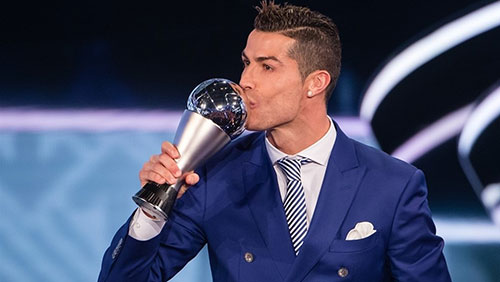 Ronaldo wins FIFA Award; David De Gea not one of the top 15 keepers?