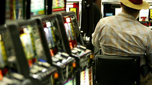 Tasmanians now ditching pokies for online gambling: report