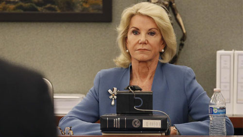Elaine Wynn finds support in fight to oust ‘legacy’ director