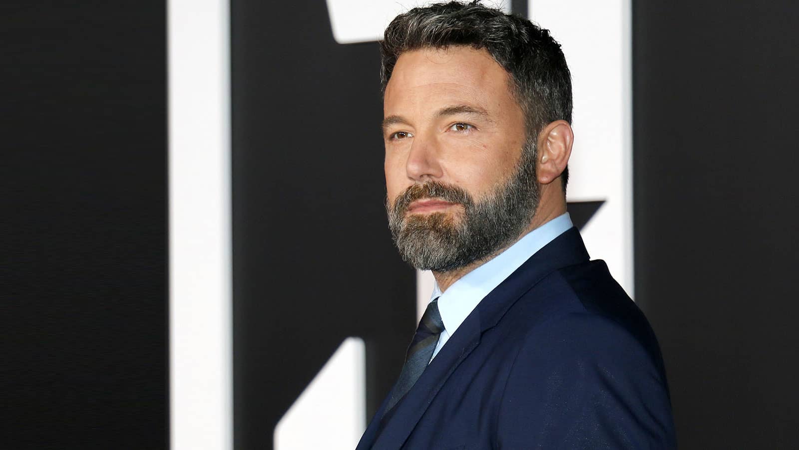 ben-affleck-and-poker-is-it-true-love-or-just-another-jersey-girl-min