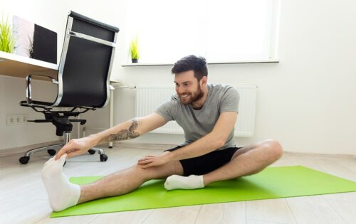 Home-office-fitness-stay-in-shape-while-working-from-home