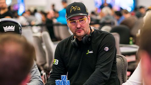 WSOP-Gold-Hellmuth-Derails-The-Orient-Express