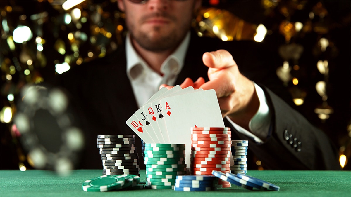 Live online poker tournaments