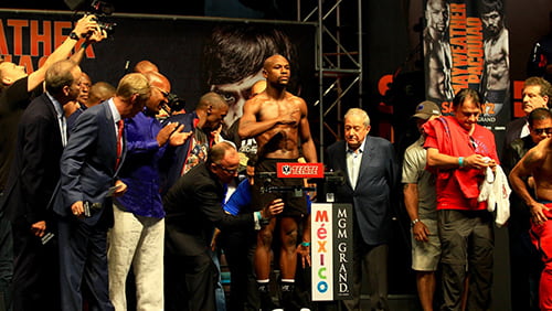 Floyd Mayweather weigh in