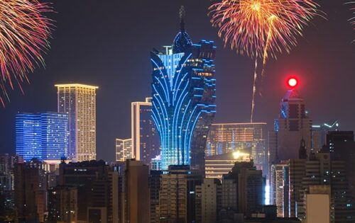 macau-casinos-continue-to-head-in-the-right-direction-for-now_feature1-min