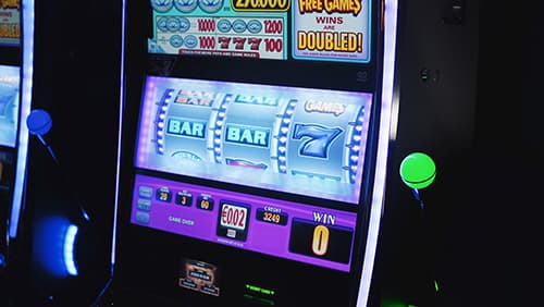 Slot machine, online gambling, online casino