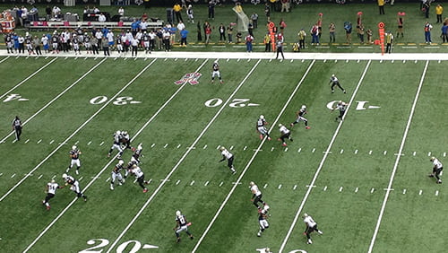 Football player playing on the field